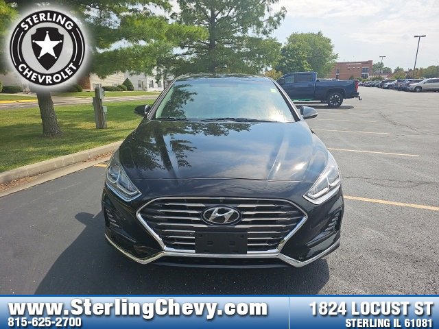 Used 2018 Hyundai Sonata SEL with VIN 5NPE34AF0JH607432 for sale in Sterling, IL