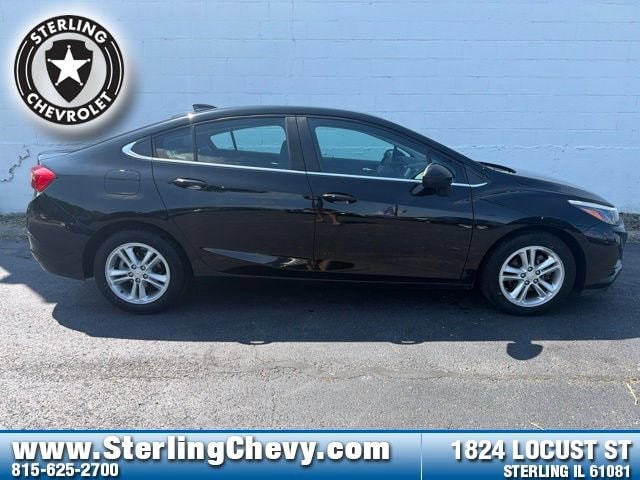 Used 2016 Chevrolet Cruze LT with VIN 1G1BE5SMXG7323005 for sale in Sterling, IL
