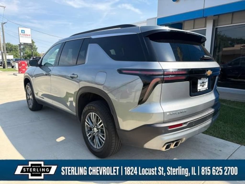 Used 2025 Chevrolet Traverse LT SUV