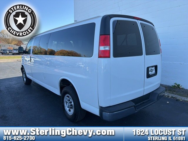 2018 Chevrolet Express Passenger 3500 LT Van photo 3