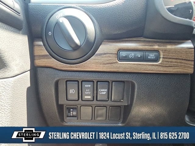 2017 Nissan Titan SL - Photo 21