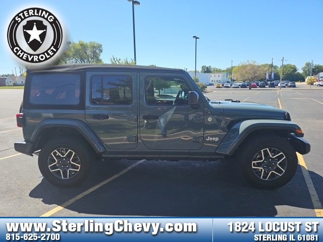 2024 Jeep Wrangler Sahara photo 4