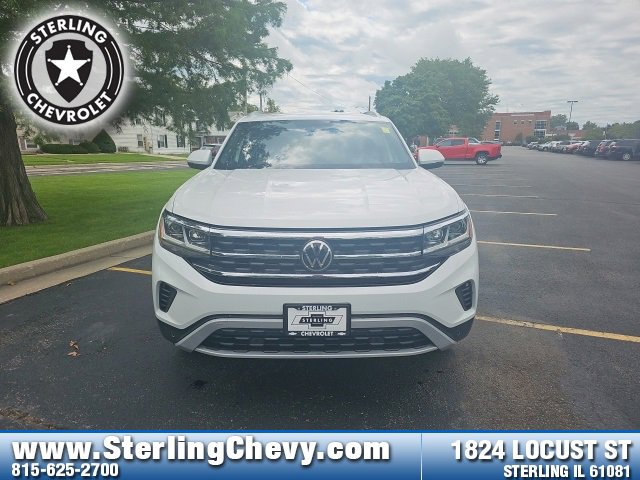 Used 2020 Volkswagen Atlas Cross Sport SE w/Tech with VIN 1V21C2CA9LC213073 for sale in Sterling, IL