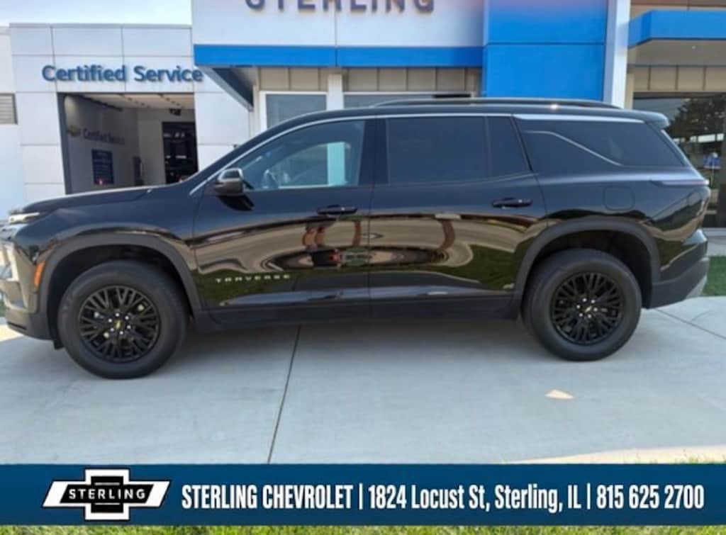 Used 2025 Chevrolet Traverse LT SUV