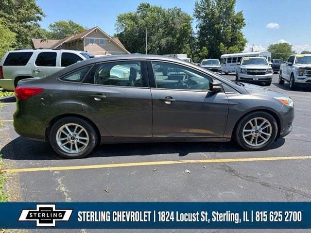 Used 2015 Ford Focus SE with VIN 1FADP3F24FL242763 for sale in Sterling, IL