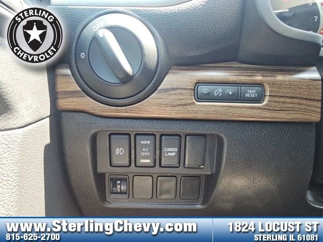 2017 Nissan Titan SL - Photo 21