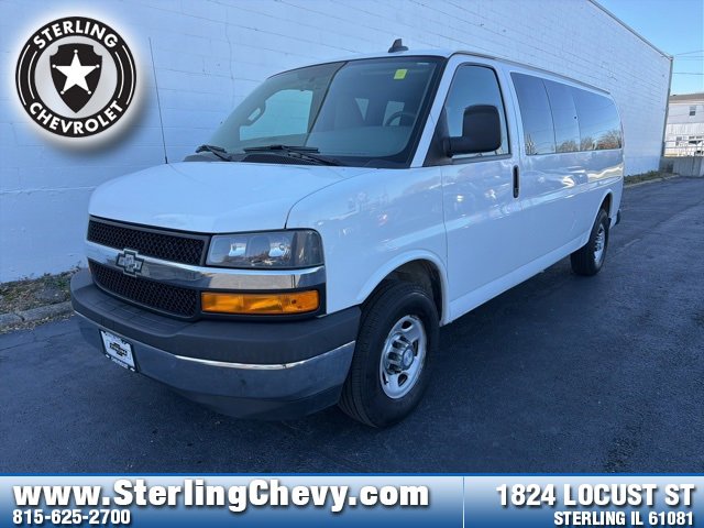 2018 Chevrolet Express Passenger LT's photo