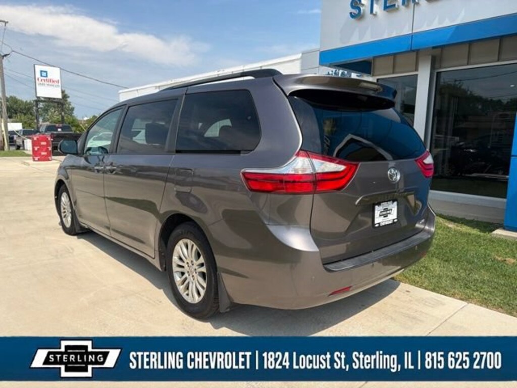 Used 2017 Toyota Sienna XLE Premium 8 Passenger Minivan
