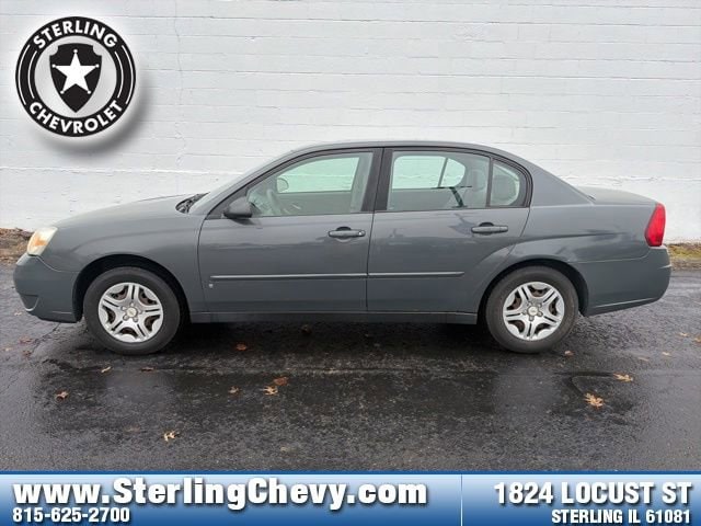 Used 2008 Chevrolet Malibu Classic LS with VIN 1G1ZS58F98F140783 for sale in Sterling, IL