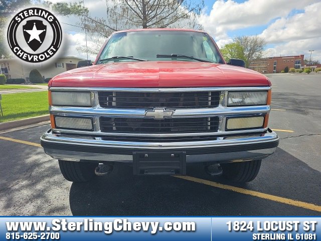 Used 1999 Chevrolet Suburban Base with VIN 1GNGK26J4XJ356015 for sale in Sterling, IL