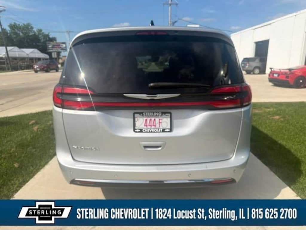 Used 2024 Chrysler Pacifica Touring L