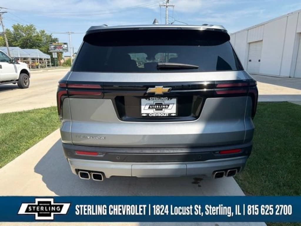 Used 2025 Chevrolet Traverse LT SUV