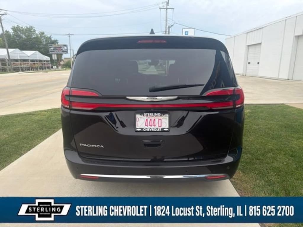 Used 2024 Chrysler Pacifica Touring L