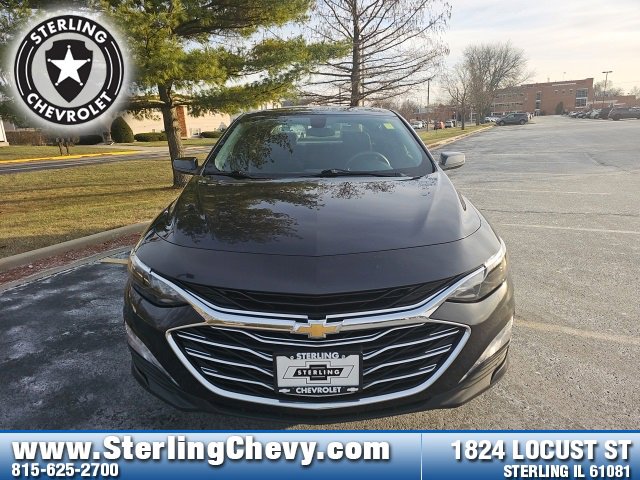 Used 2022 Chevrolet Malibu 1LT with VIN 1G1ZD5ST1NF131015 for sale in Sterling, IL