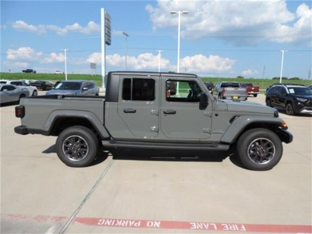 New 2022 Jeep Gladiator Overland Truck Crew Cab
