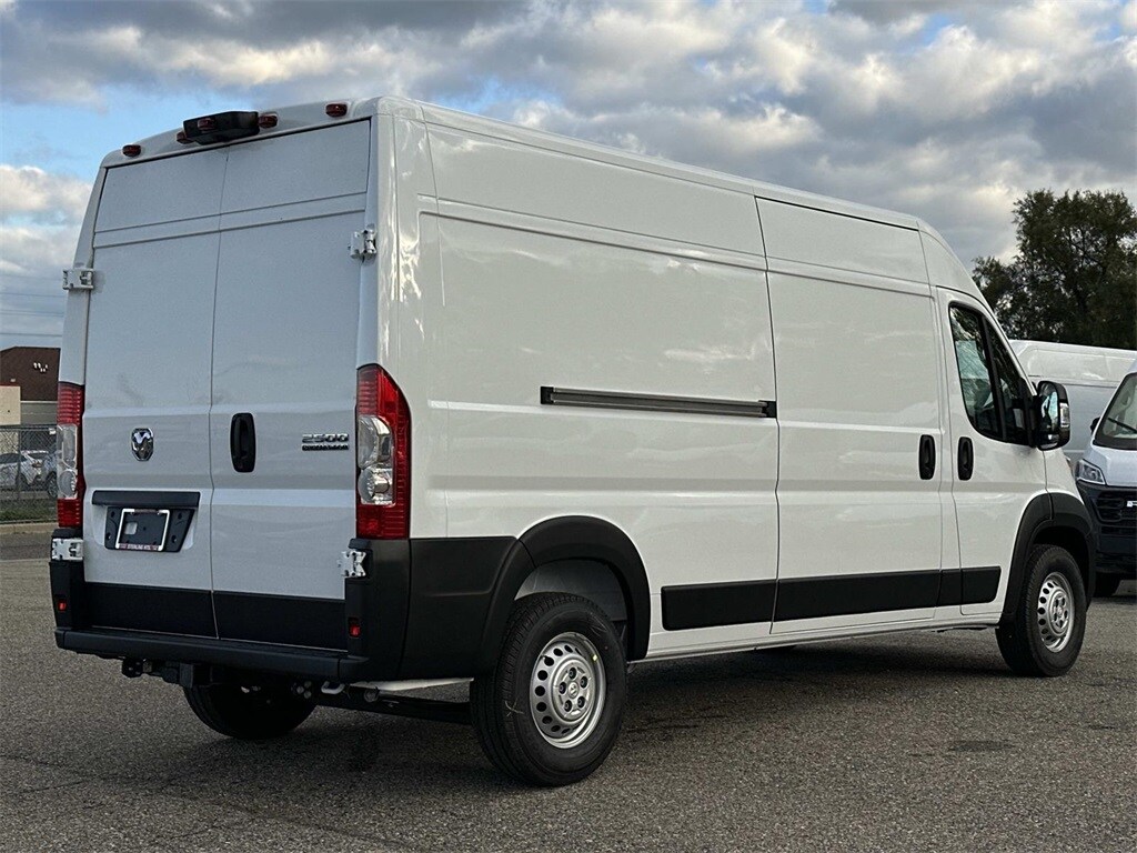 2026 Ram ProMaster 2500 Cargo Van photo 2