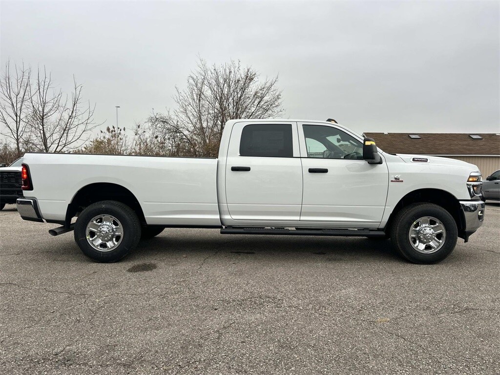 2026 Ram 3500 Tradesman photo 2