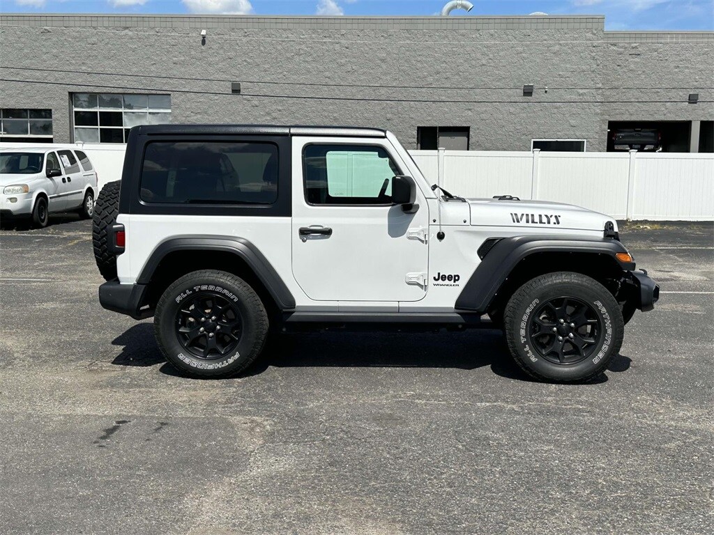 2021 Jeep Wrangler Willys photo 2