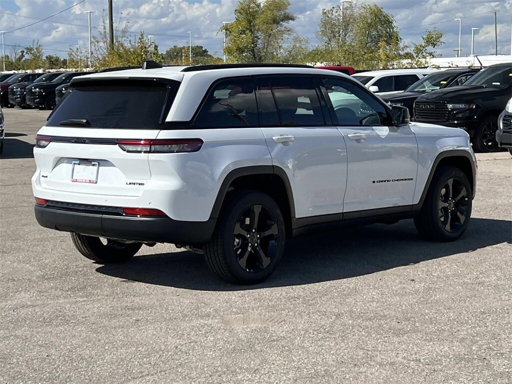 2025 Jeep Grand Cherokee Limited photo 2
