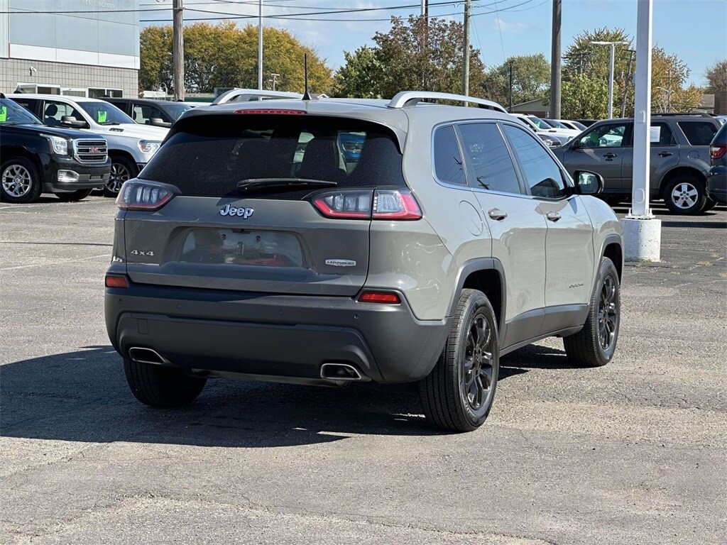 2021 Jeep Cherokee Latitude Lux photo 3