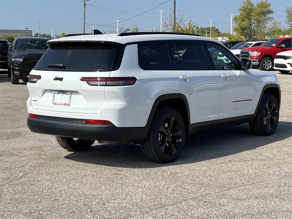 New 2025 Jeep Grand Cherokee L Laredo Sport Utility