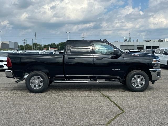 2025 Ram 2500 Big Horn photo 2