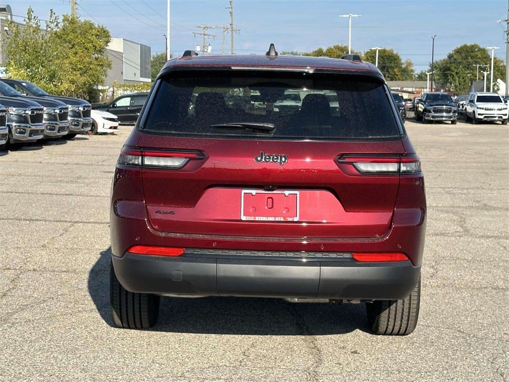 New 2025 Jeep Grand Cherokee L Laredo Sport Utility