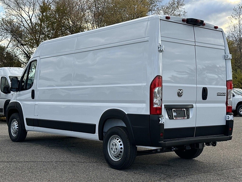 2026 Ram ProMaster 2500 Cargo Van photo 3