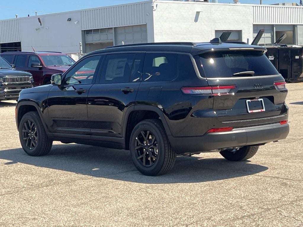 New 2026 Jeep Grand Cherokee L Laredo Sport Utility