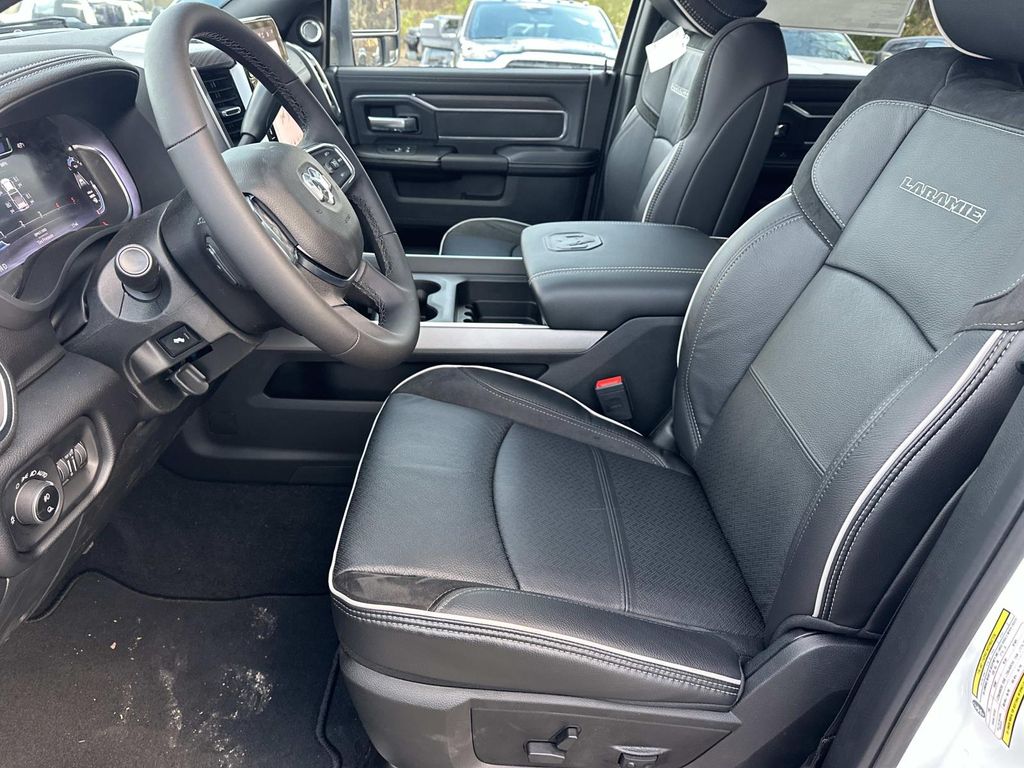 2026 RAM 2500 Laramie - Photo 14