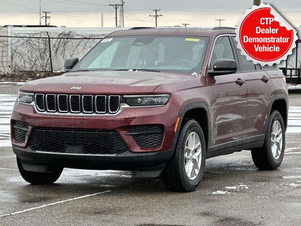New 2026 Jeep Grand Cherokee Laredo Sport Utility