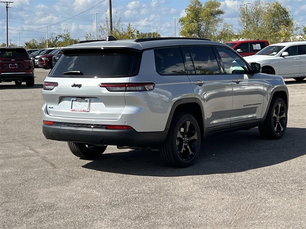 New 2025 Jeep Grand Cherokee L Laredo Sport Utility