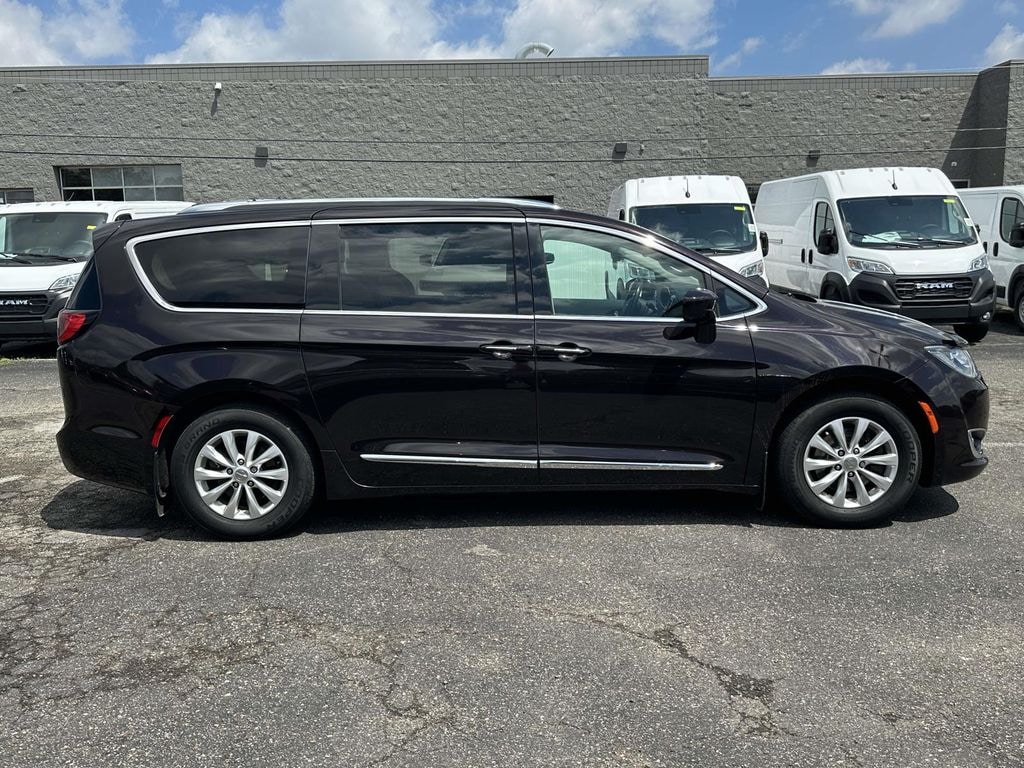 Used 2018 Chrysler Pacifica