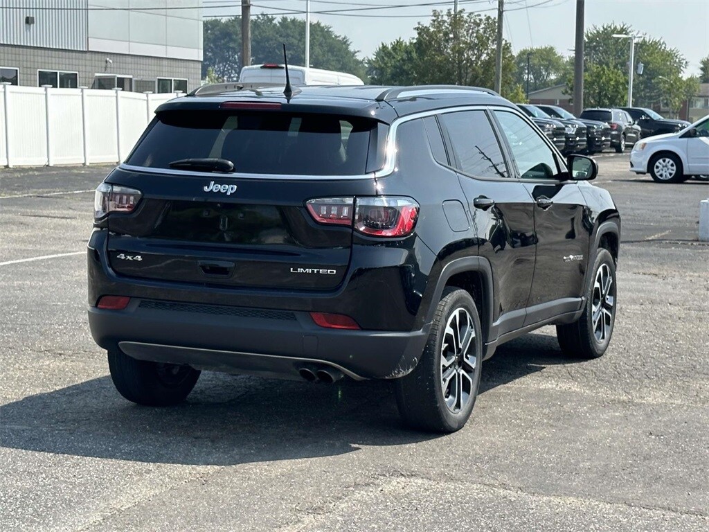 2022 Jeep Compass Limited photo 3