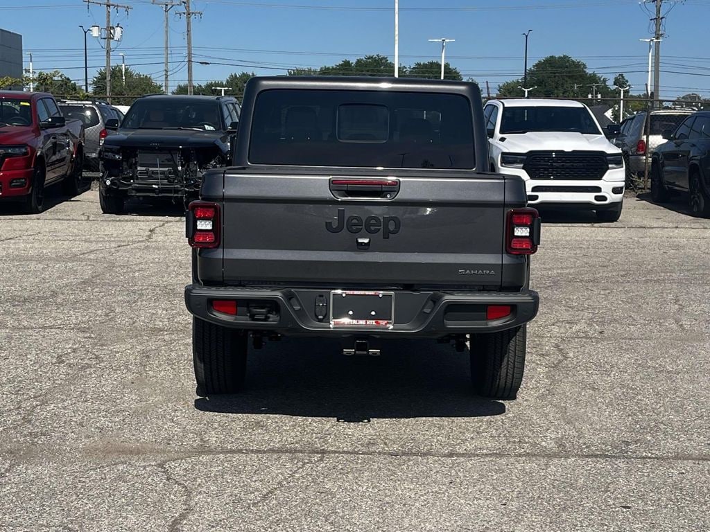 New 2026 Jeep Gladiator Sport Pickup