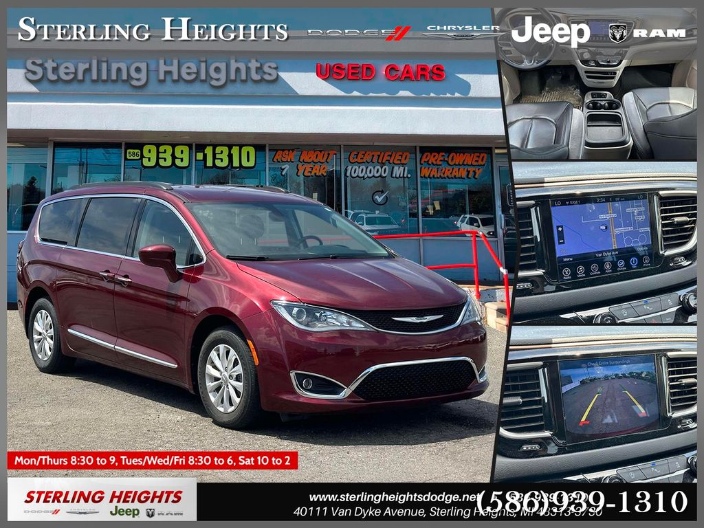 2017 Chrysler Pacifica Touring-L's photo