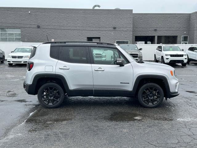 Used 2021 Jeep Renegade Limited with VIN ZACNJDD16MPN00965 for sale in Sterling Heights, MI