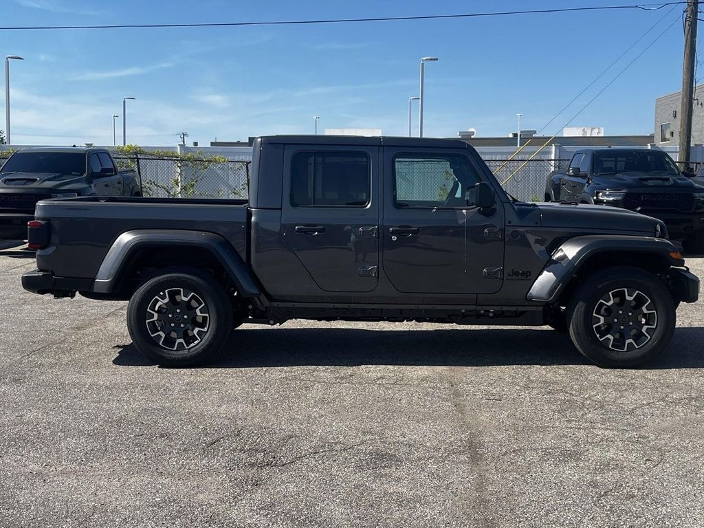 New 2026 Jeep Gladiator Sport Pickup