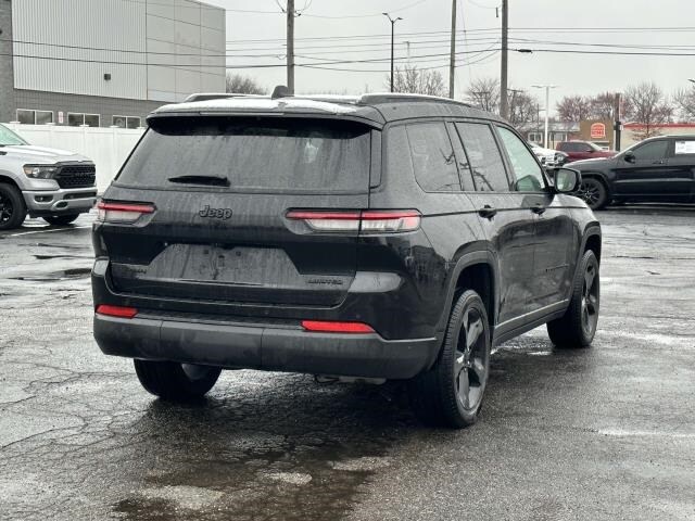 2023 Jeep Grand Cherokee Limited photo 3
