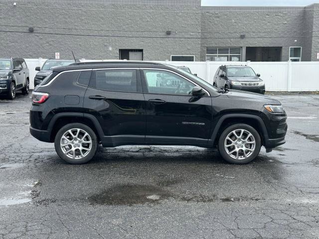 Used 2022 Jeep Compass Latitude Lux with VIN 3C4NJDFB2NT112280 for sale in Sterling Heights, MI