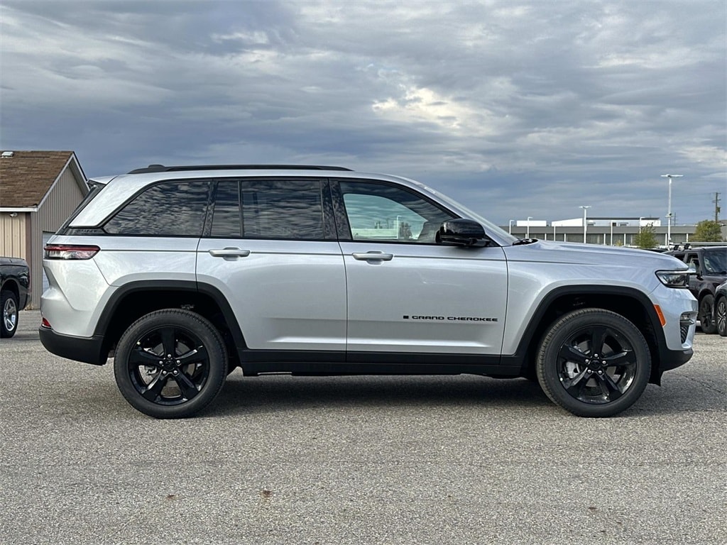 New 2025 Jeep Grand Cherokee Limited Sport Utility
