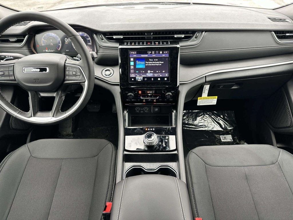 New 2026 Jeep Grand Cherokee Laredo Sport Utility