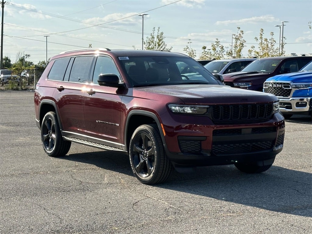 2025 Jeep Grand Cherokee L Altitude's photo