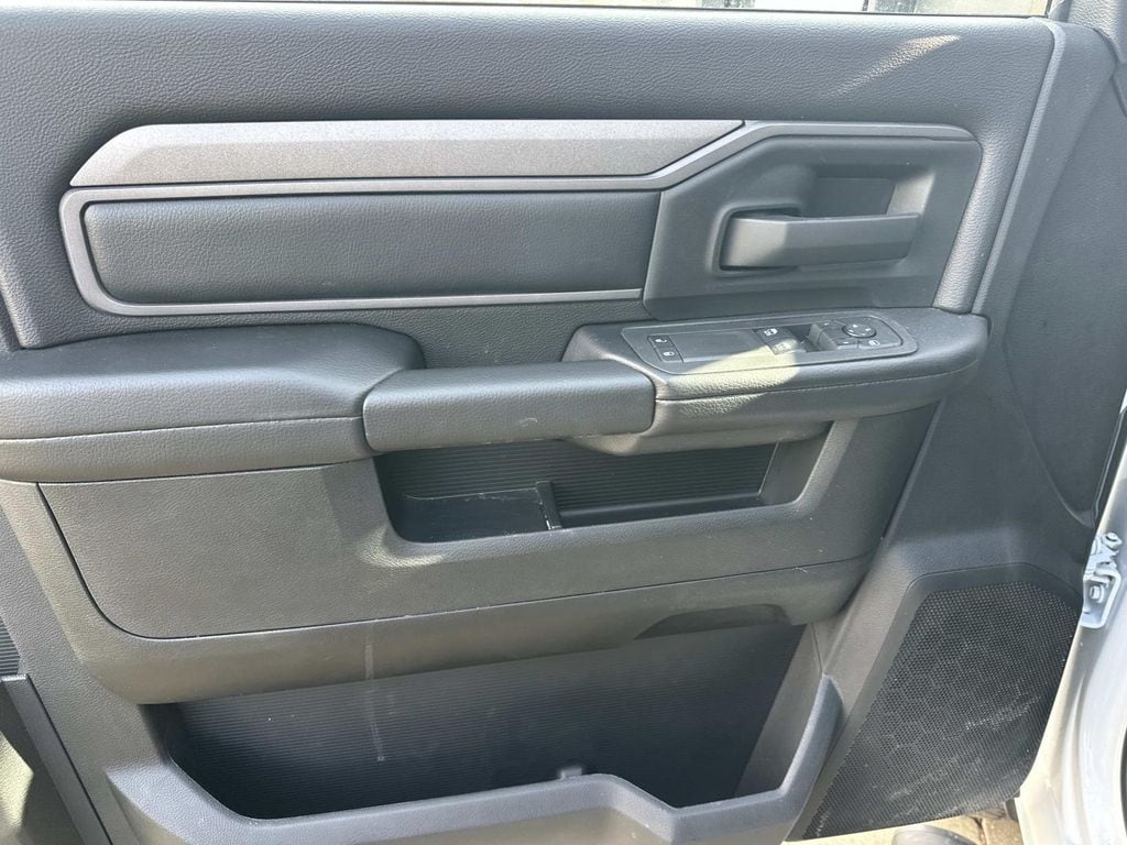 2026 RAM 3500 Tradesman - Photo 7
