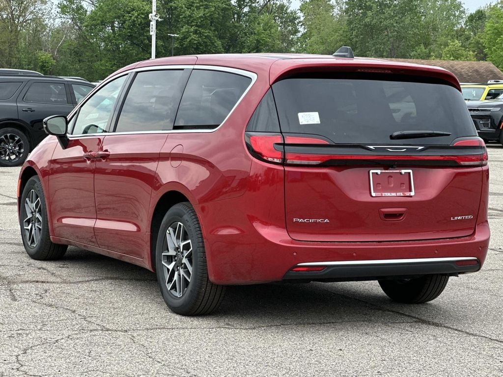 New 2027 Chrysler Pacifica Limited Passenger Van