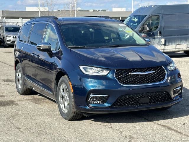 New 2023 Chrysler Pacifica For Sale or Lease in Sterling Heights MI |  Stock: U23038