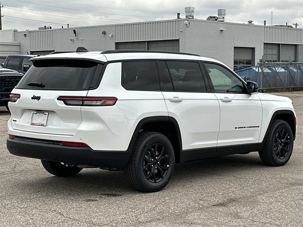 New 2025 Jeep Grand Cherokee L Laredo Sport Utility