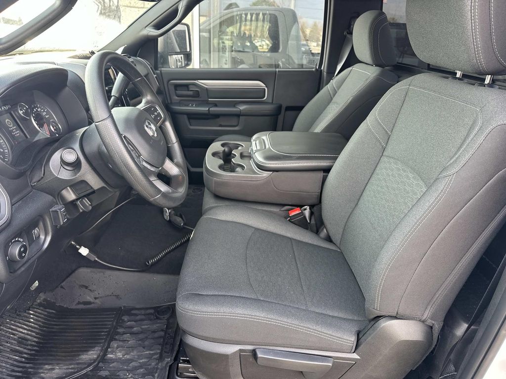 2026 RAM 3500 Tradesman - Photo 8