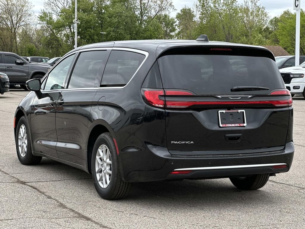 New 2027 Chrysler Pacifica Select Passenger Van