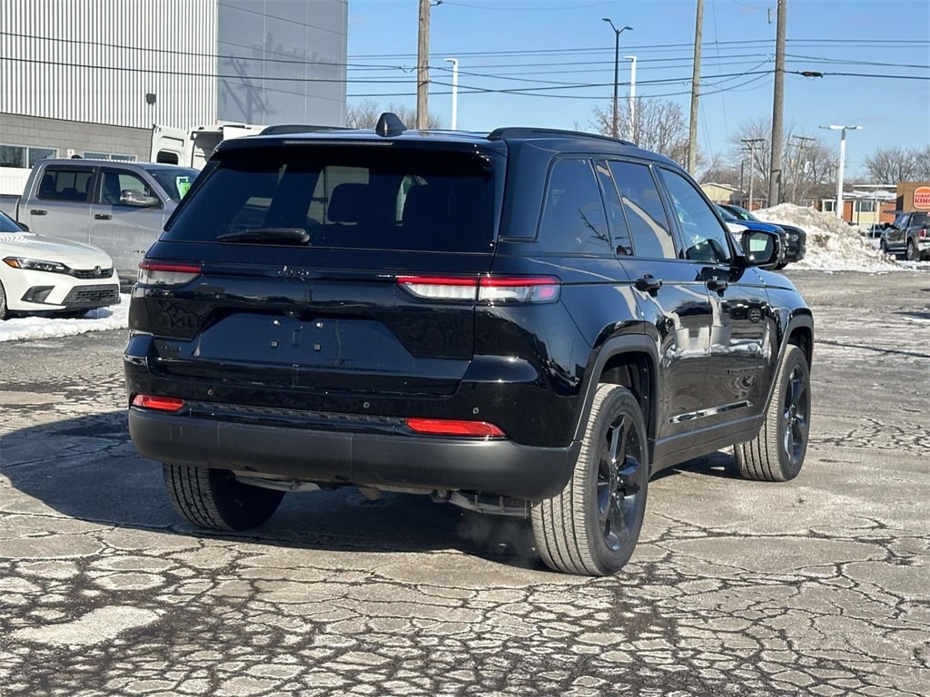 Used 2024 Jeep Grand Cherokee Altitude X SUV
